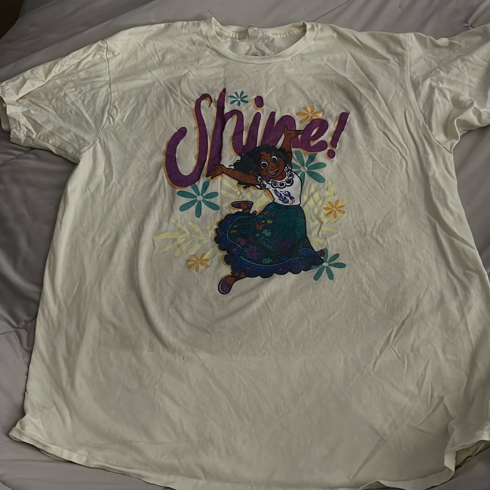 Disney Encanto Mirabel Shine Tshirt XL